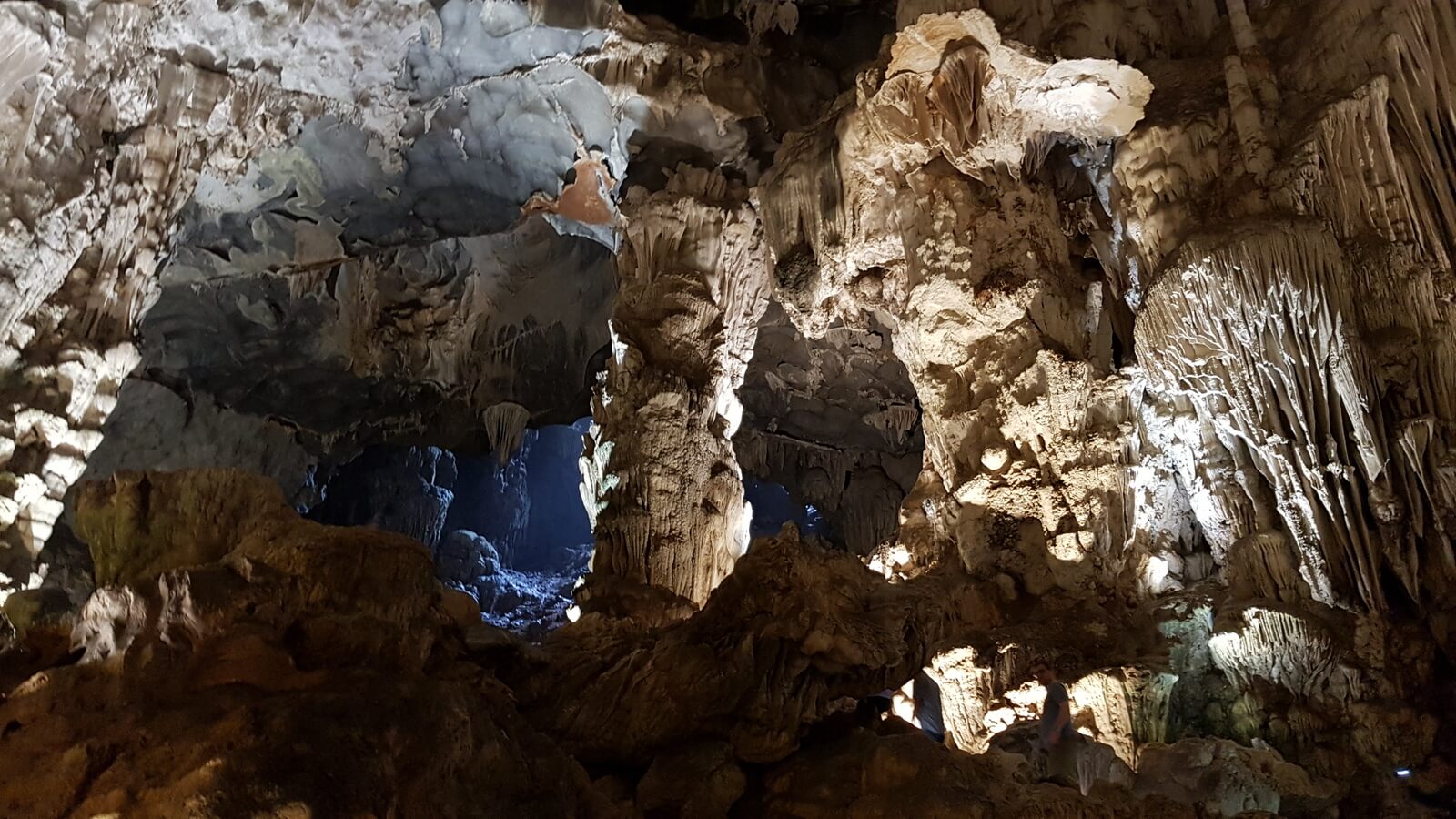 5HaLong cave0011