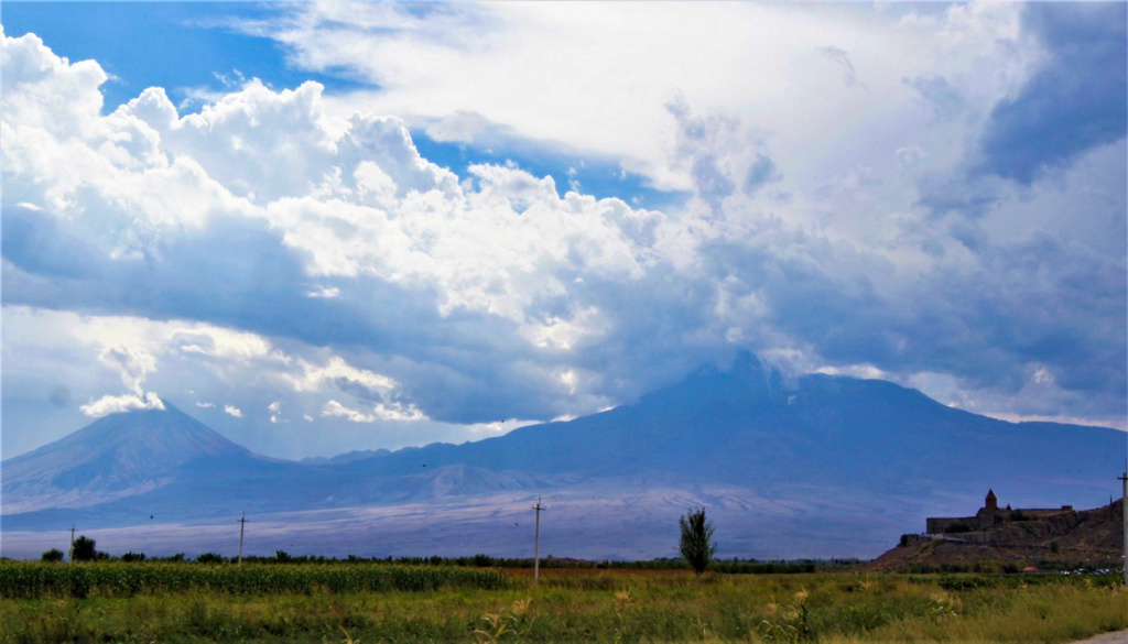 Wdok na Ararat i monastyr Chor Wirap