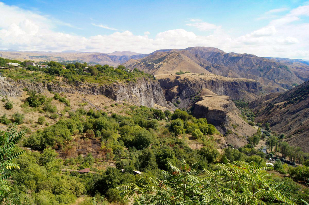 Wąwóz przy świątyni w Garni