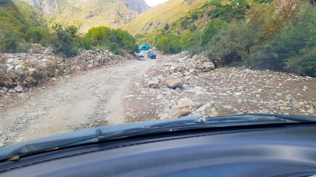 Droga do kasztoru Cminda Sameba