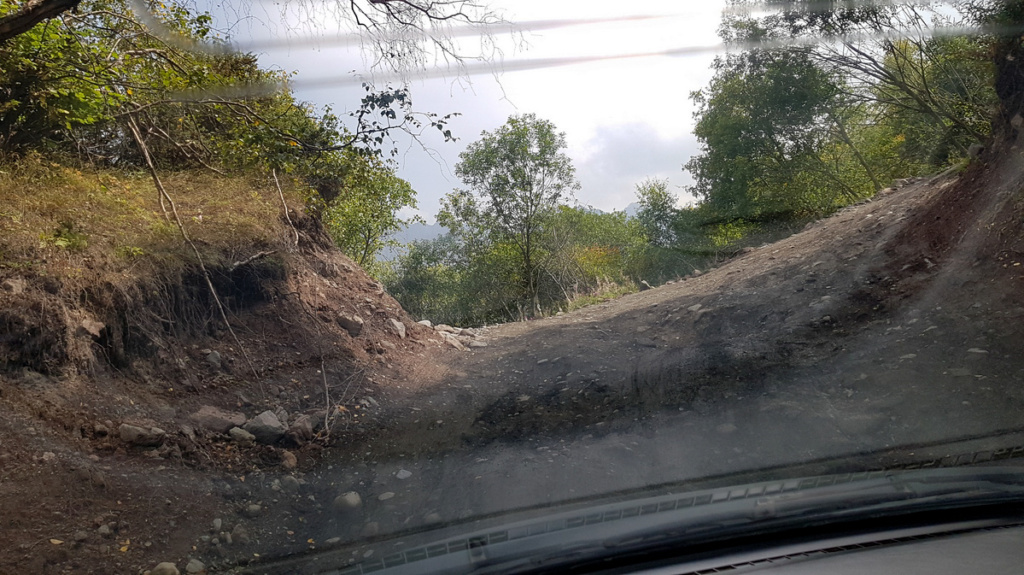 Droga do kasztoru Cminda Sameba