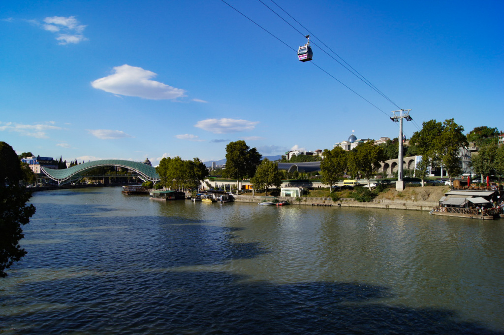 Kolejka linowa na wzgórze Narikala