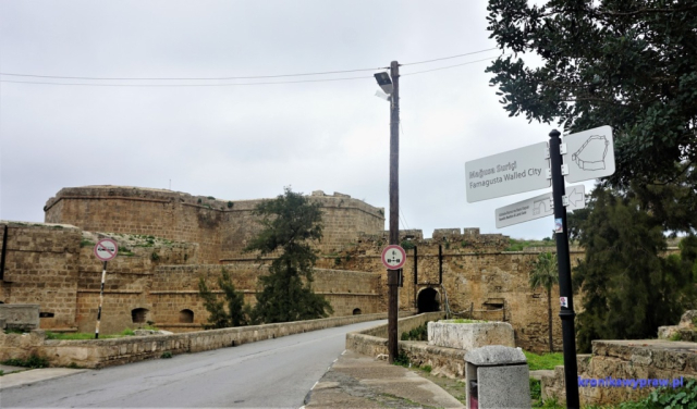 Jedna z bram miasta i fortyfikacje weneckie Jedna z bram miasta i fortyfikacje weneckie