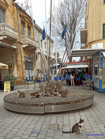 Koniec ulicy Ledras w Nikozji płd. - w tle przyjście graniczne. Koniec ulicy Ledras w Nikozji płd. - w tle przyjście graniczne.