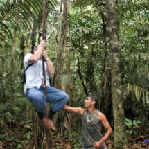 Ten udaje małpę Ten udaje małpę