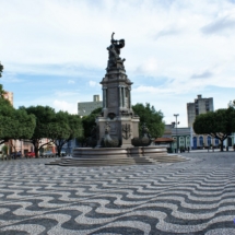 Pomnik w Manaus na placu Largo de São Sebastião Pomnik w Manaus na placu Largo de São Sebastião