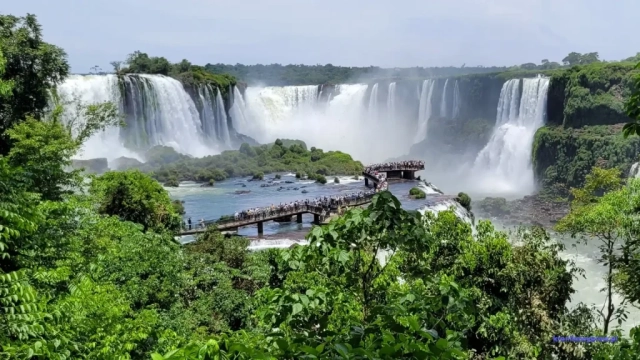 Brazylia wodospady Iguazu - widok na Gargante del Diablo