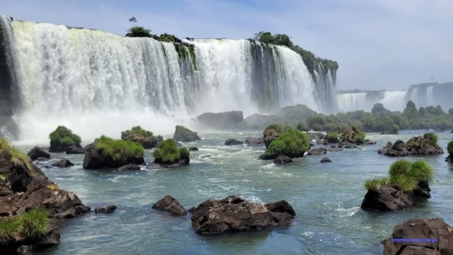 Brazylia wodospady Iguazu - widok z tarasu