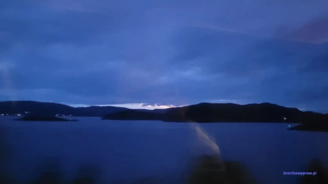 W Trondheim słońce poniżej horyzontu Norwegia2023-05-17_020