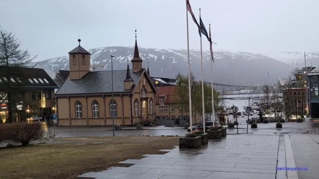 Godz. 0:20 - Biała Noc Polarna Norwegia2023-05-21_086